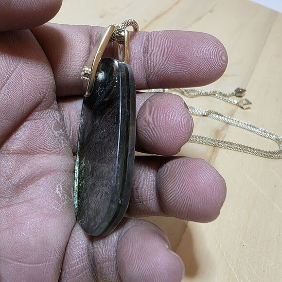 KENDRA SCOTT INEZ GOLD TONE 30 INCH LONG PEDANT NECKLACE IN SAGE MICA - Picture 4 of 9